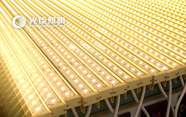 米黃色H30線條燈老化測(cè)試