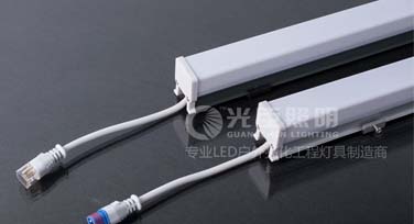 別再撞臉了，光臣LED護欄管廠家給你支支招!