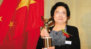 從屠呦呦身上，我們學(xué)到了什么?