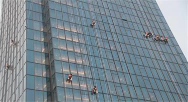 帶你了解大樓外墻亮化燈具的安裝方式